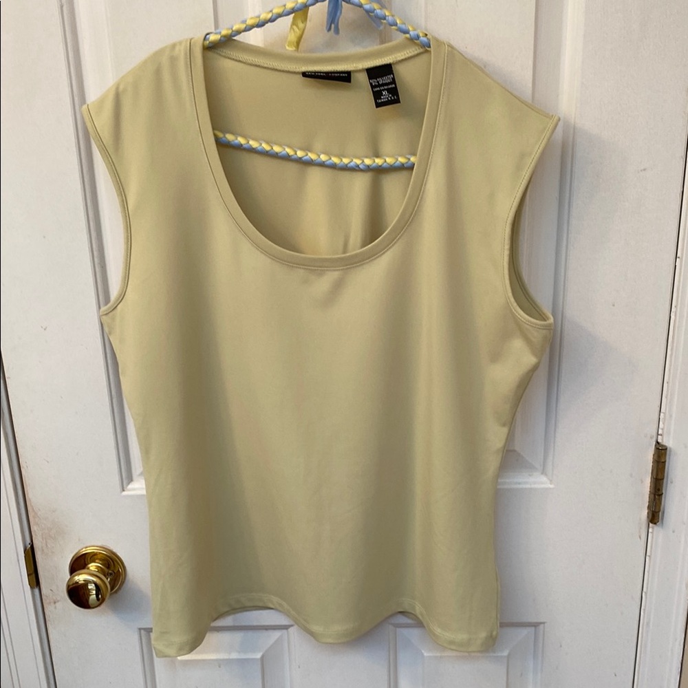 New York & Company Sleeveless Tee Relaxed Fit